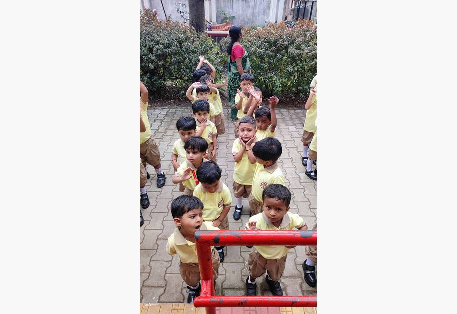 KG Student Visit to Post Office