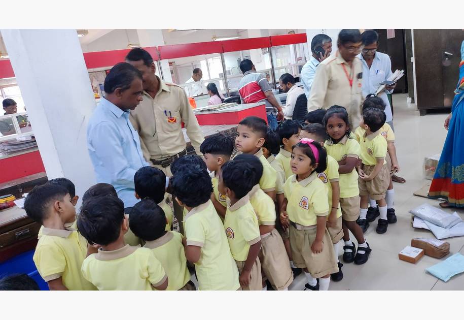 KG Student Visit to Post Office