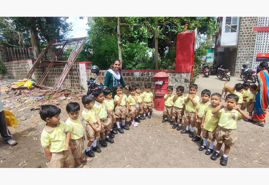 KG Student Visit to Post Office
